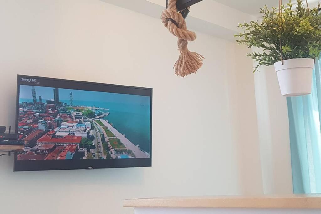 'Mint Fresh' Summer Studio In Batumi City Center Apartamento Exterior foto